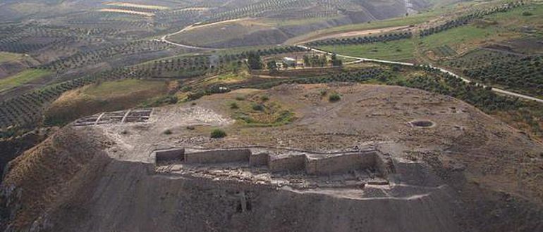Im Rahmen des Gadara Region Project arbeitet das DEI zusammen mit dem Biblisch-Archäologischen Institut Wuppertal auf dem Tall Zira'a (5,88ha) in Jordanien (Foto: DEI)