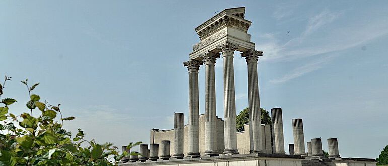 Rekonstruktion des Hafentempels der Colonia Ulpia Traiana im Archäologischen Park Xanten
