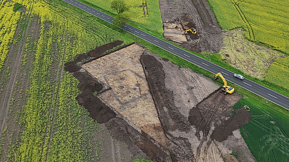 Drohnenaufnahme der Trapezgrabenanlage bei Markranstädt Drohnenaufnahme der Trapezgrabenanlage bei Markranstädt