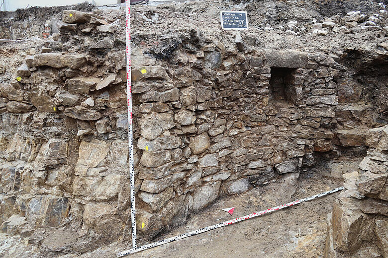 Kellerzugang im nördlichen Bereich des Grundstücks