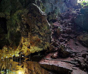 Ausgrabung in der Höhle Tam Pà Ling