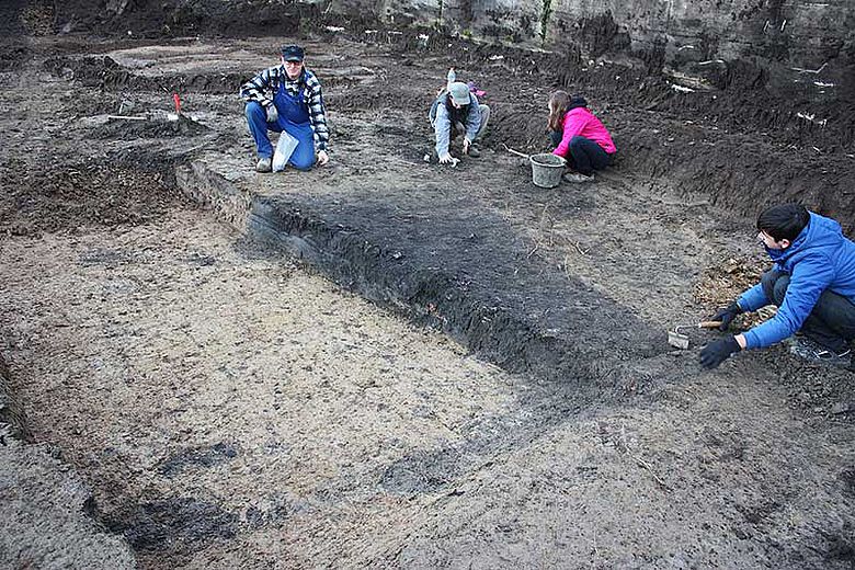 Ausgrabung Grubenhaus in Wewer