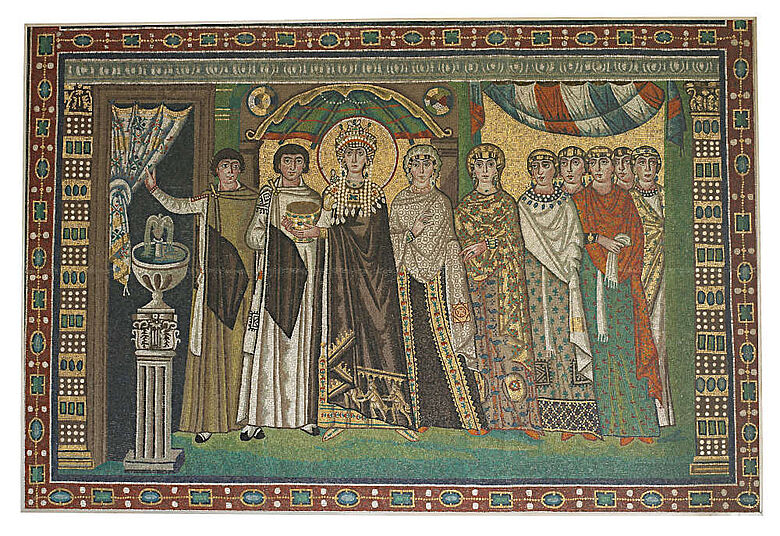 Diese Darstellung Kaiserin Theodoras, die einen prunkvollen Messkelch trägt, zählt zu den bekanntesten Motiven byzantinischer Kunst.